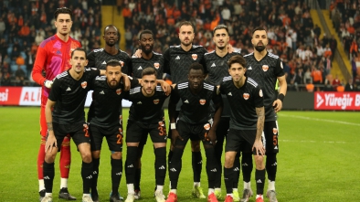 ADANASPOR "BOLU" İÇİN MAÇA SİYAH FORMA İLE ÇIKTI